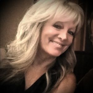 Meet your Posher, Deborah